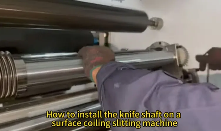 How to install the knife shaft on a surface coiling slitting machine